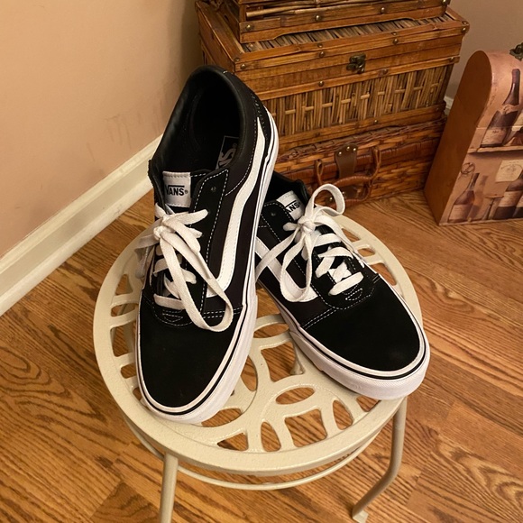 Vans Shoes - VANS Black & White Skater Sneakers Size 9 Women’s